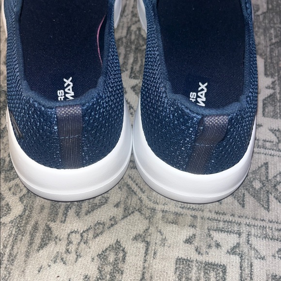 Skechers Women's Go Walk Joy Cushioning Sneakers size 10.5 - Picture 6 of 8